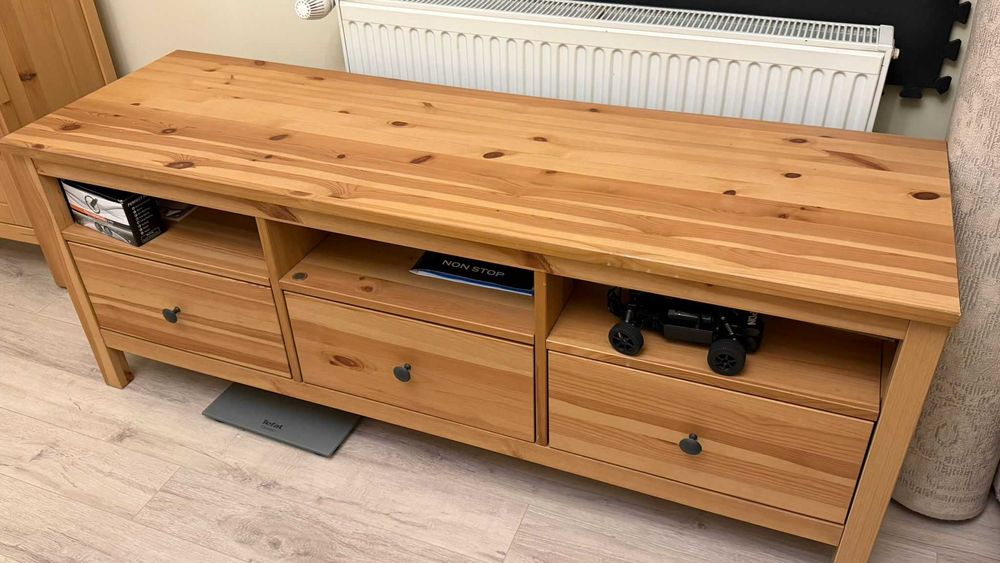 Mobilier Ikea din lemn