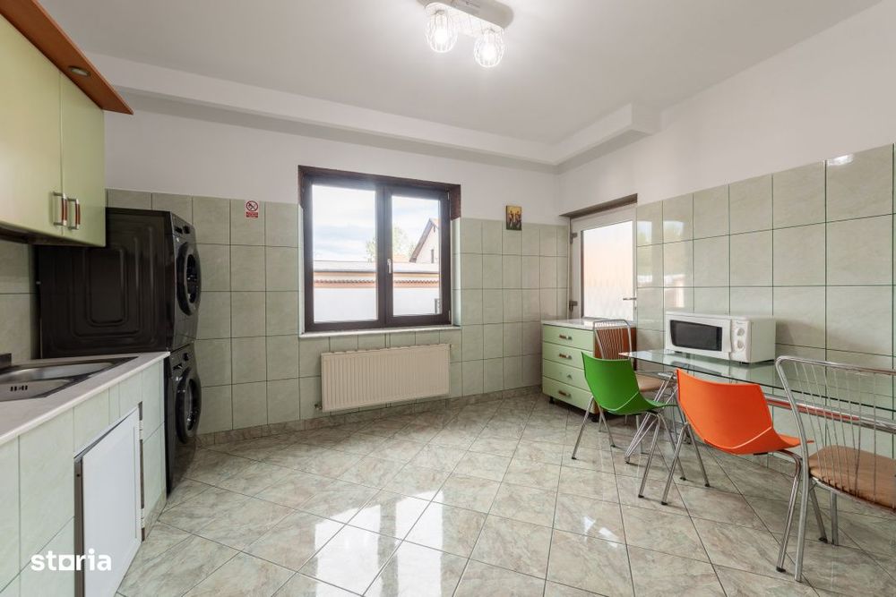 Casa spatioasa cu 8 camere - Pitesti - 0% Comision