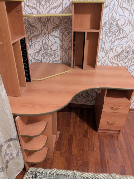 Компьютерный стол