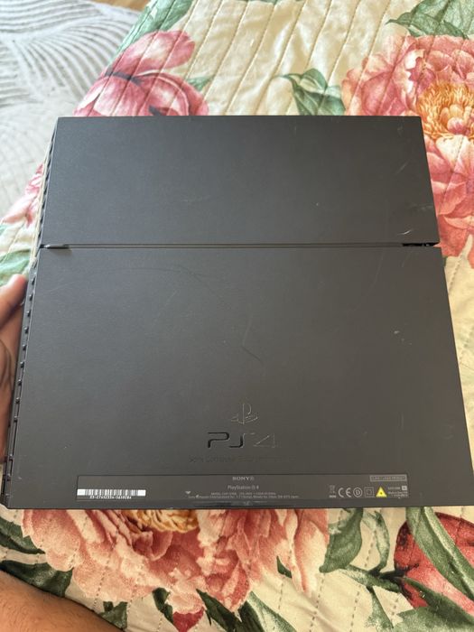 Playstation 4 1Tb с един джойстик
