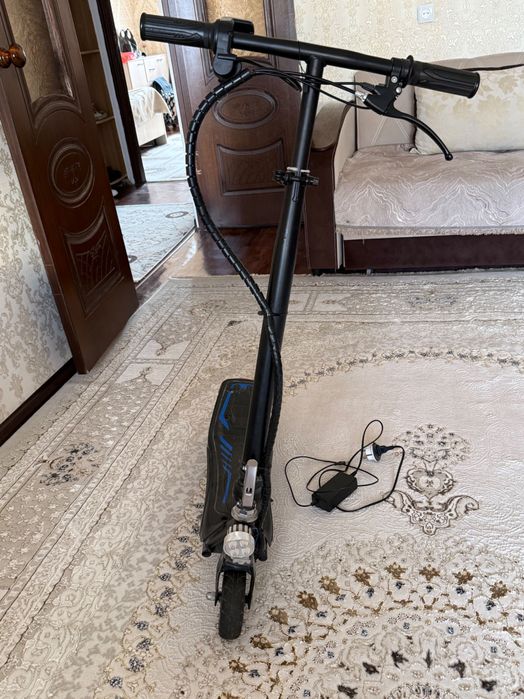 Продам электросамокат