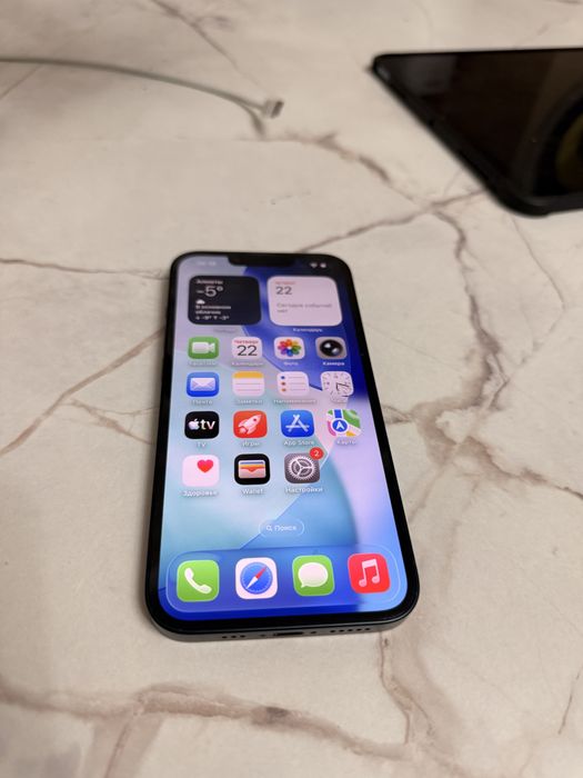 Айфон 13 в черном цвете 128 гб