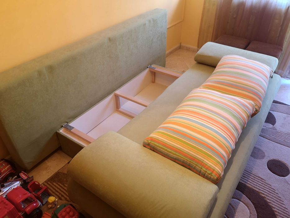 Разтегателен диван