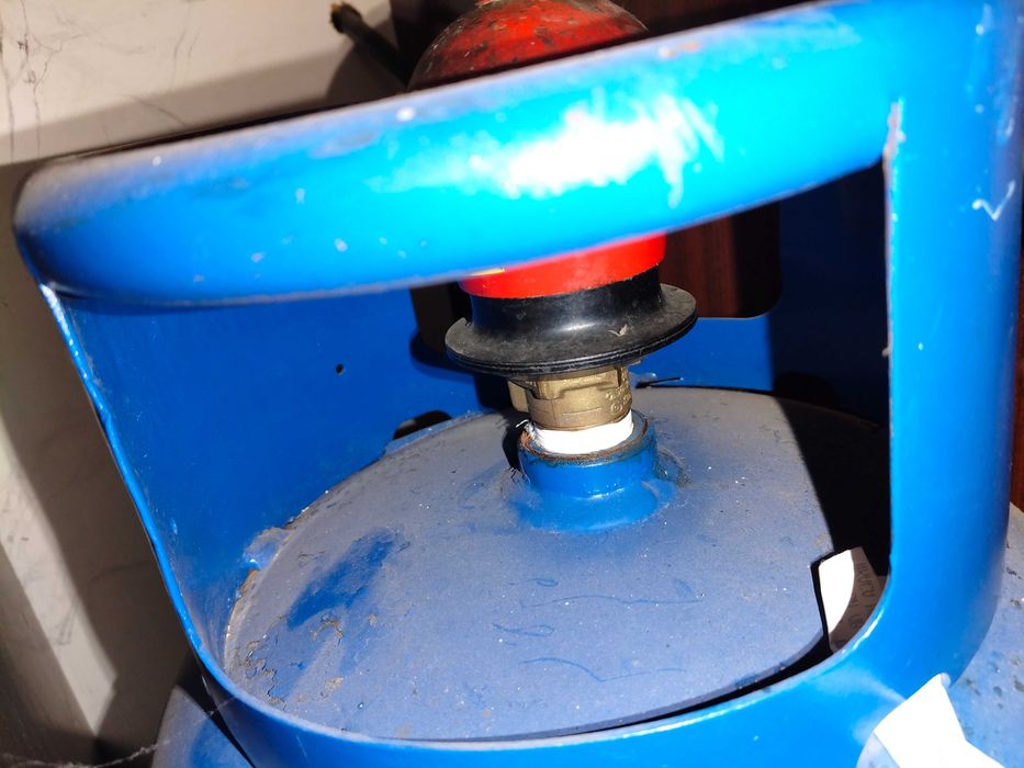 Газов котлон с газова бутилка