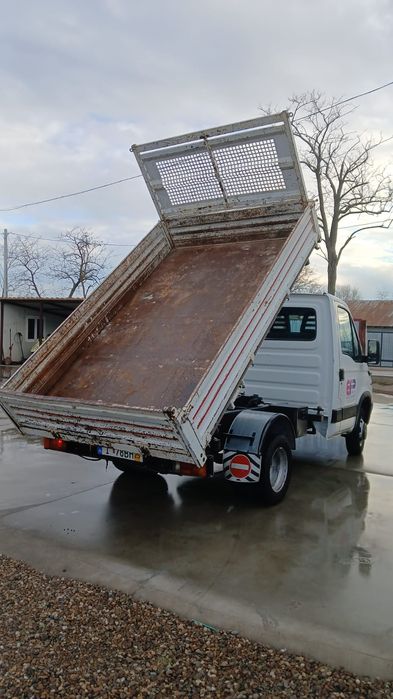Vând iveco daily basculabil