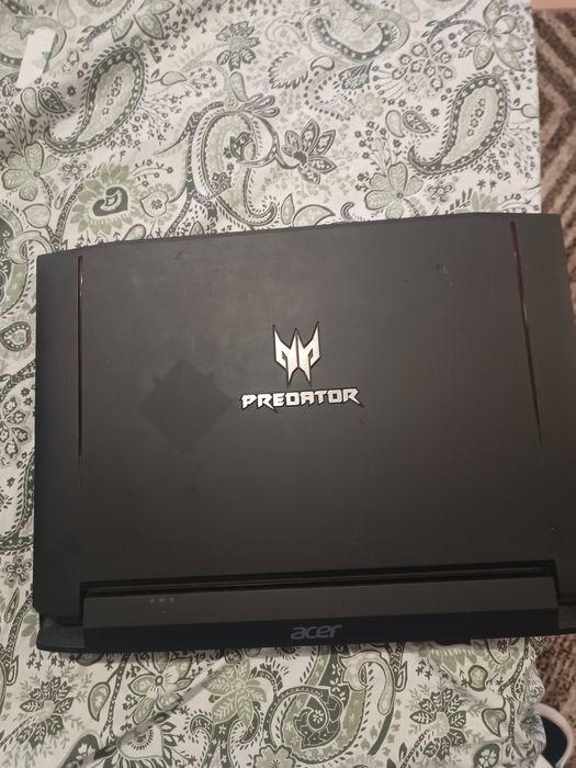 Продавам лаптоп ACER Predator