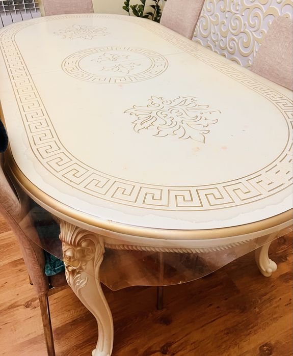 Продается обеденный стол