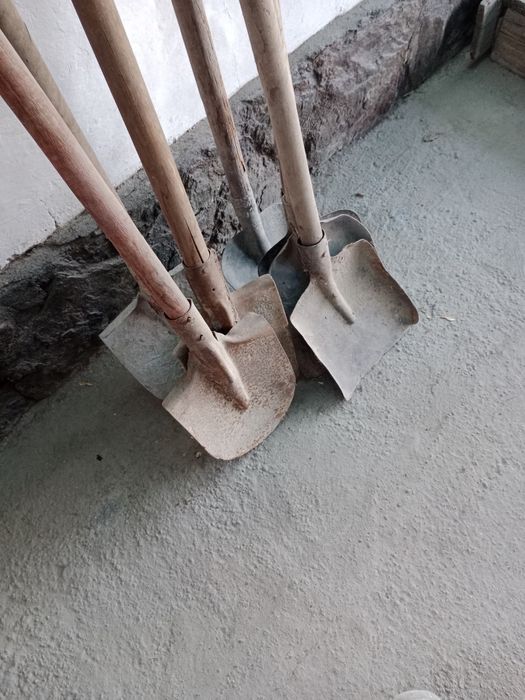 Продам вилы,грабли,лопаты СССР