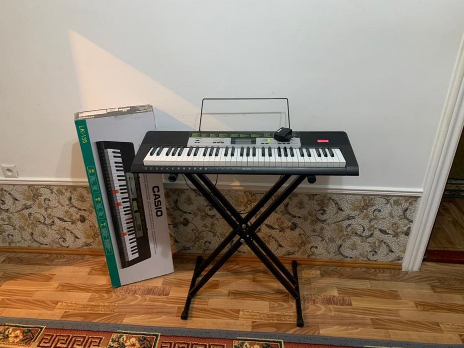 продается абсолютно новый синтезатор