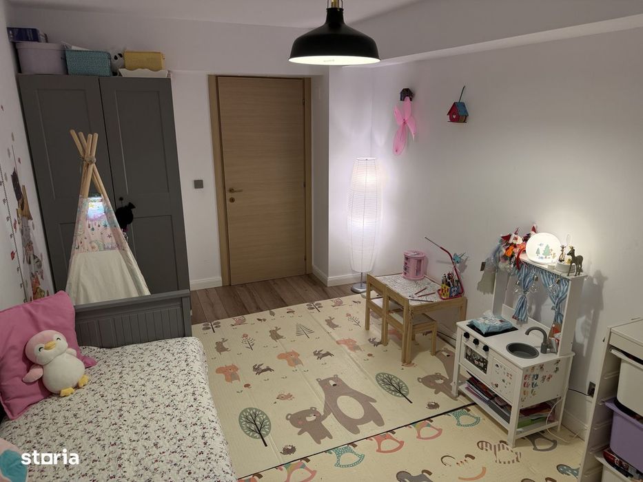 Apartament 3 camere, balcon, gata de utilizare