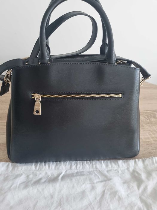 Оригинална кожена чанта DKNY Paige Medium Satchel (Черна)