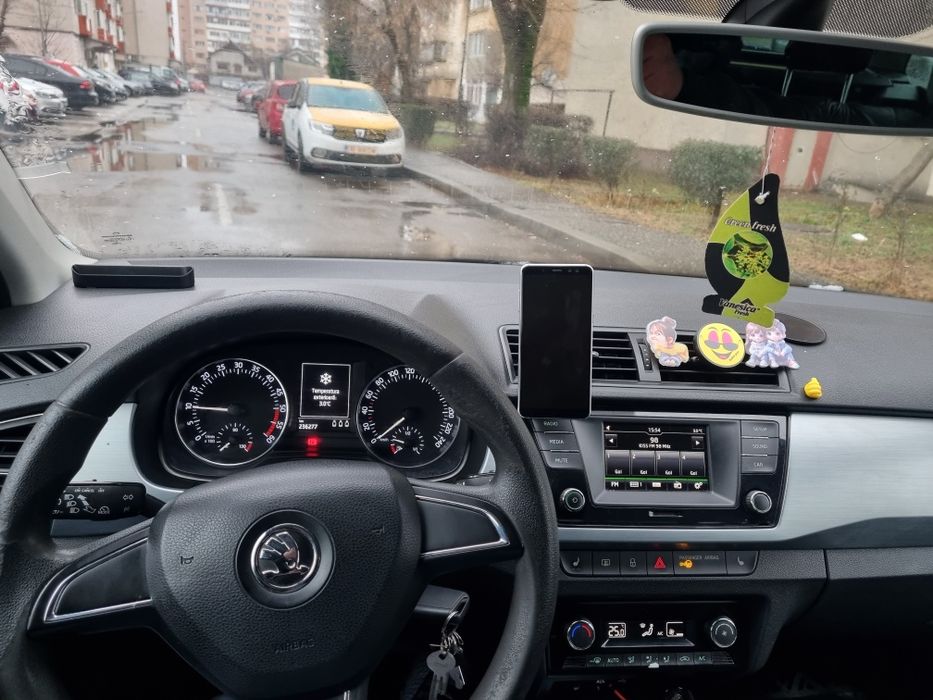 Vând skoda fabia