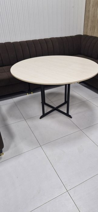 Stol loft uslubida.  Круглый стол в стиле лофт, на заказ