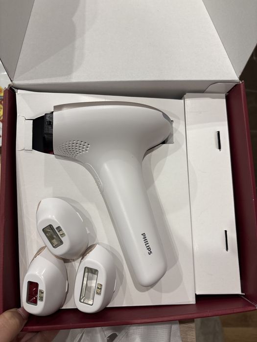 Чисто нов и в гаранция - Фотоепилатор IPL Philips Lumea Advanced SC1998/00, за прецизни зони, тяло и лице, работа с кабел, сензор за цвят на кожата