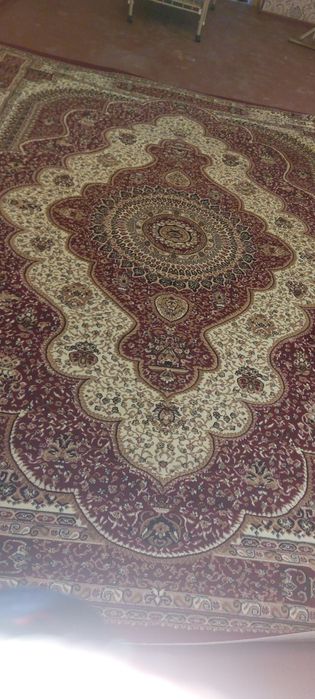 Gilam sotiladi yangi