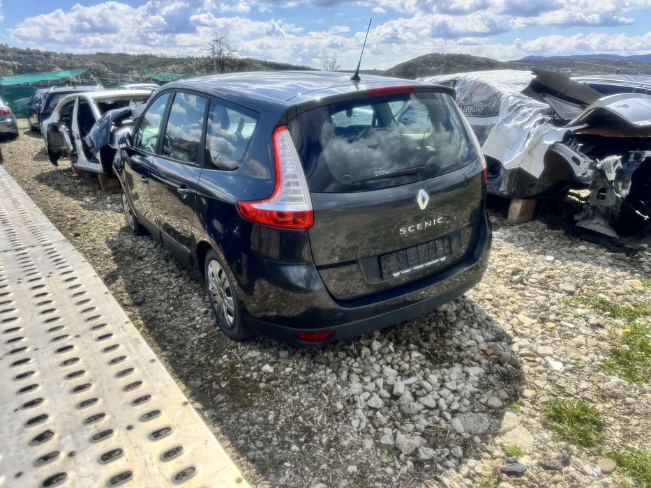 Dezmembrez Renault Scenic 14 tce