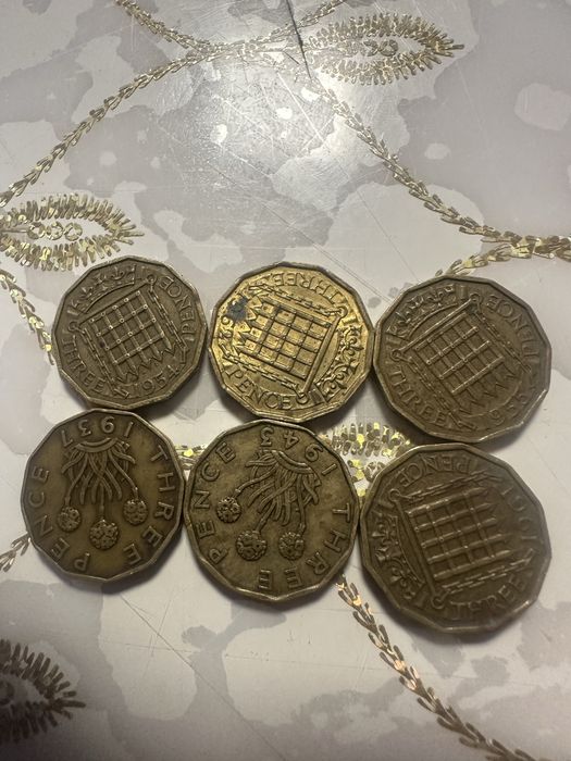 Vind monedele care  sint scrise pe lista