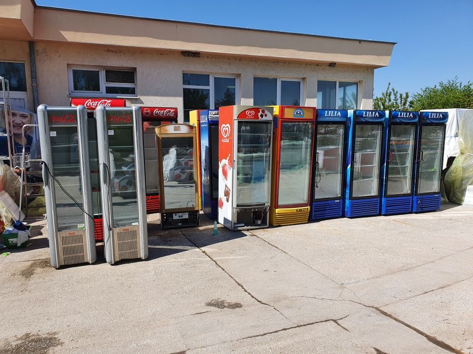 Хладилни маси1400лв,стъклени витрини 900лв 100бр,налични