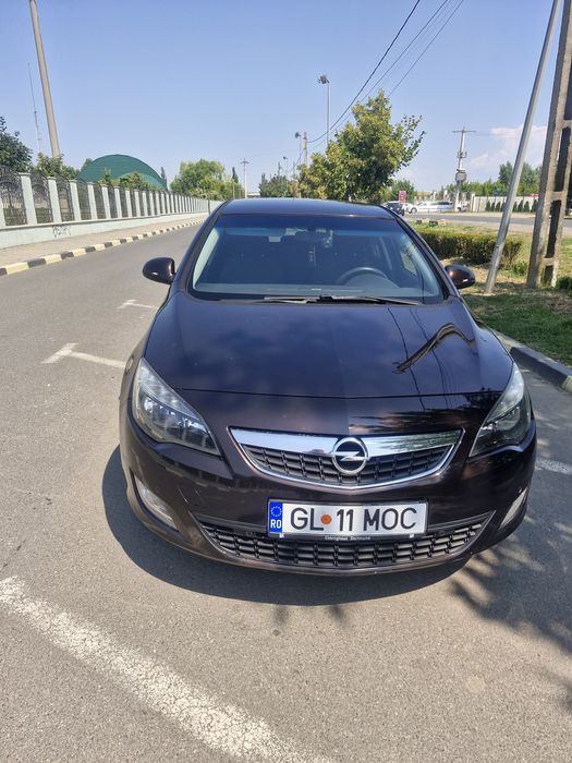 OPEL Astra 2011