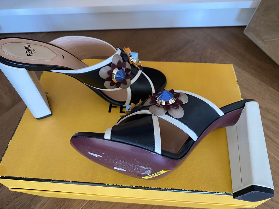 Босоножки Fendi 36 размер, оригинал
