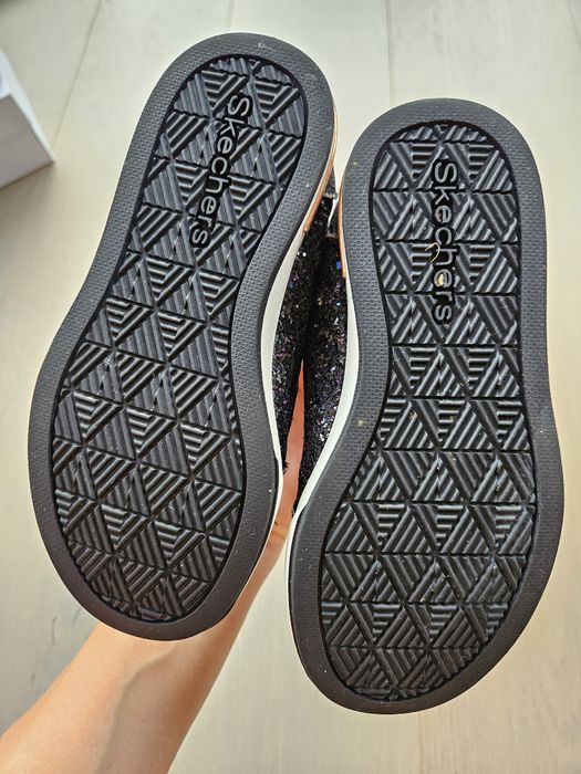 Tenisi SKECHERS fetita mas.27,5(cu slipici)