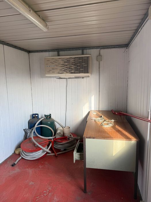 Container de 10mx 2,40 cu baie încălzire și electricitate