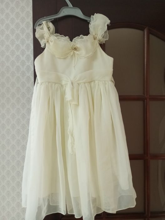 Нарядные платья для девочек