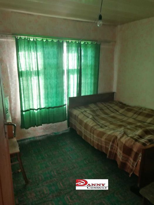 Къща с двор в с. Обединение, обл. Велико Търново