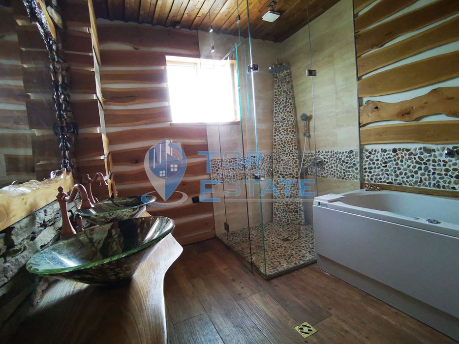 Тухлена къща напълно обзаведена след основен ремонт в село Поликраище