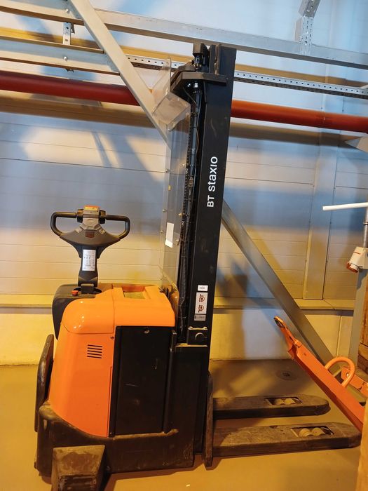 Электрический штабелер