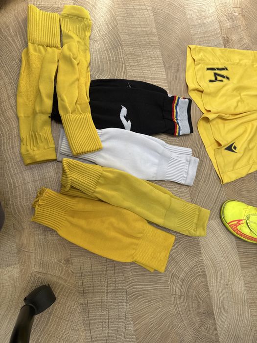 Ghete fotbal 31 si echipament jambiere sac