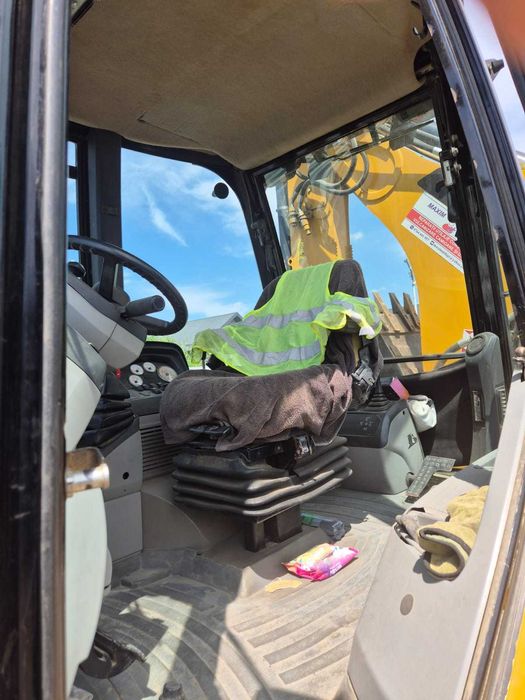 Buldoexcavator Caterpillar 422E