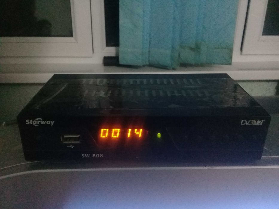 Продаётся тюнерча 22канал показывает, 7фм радио