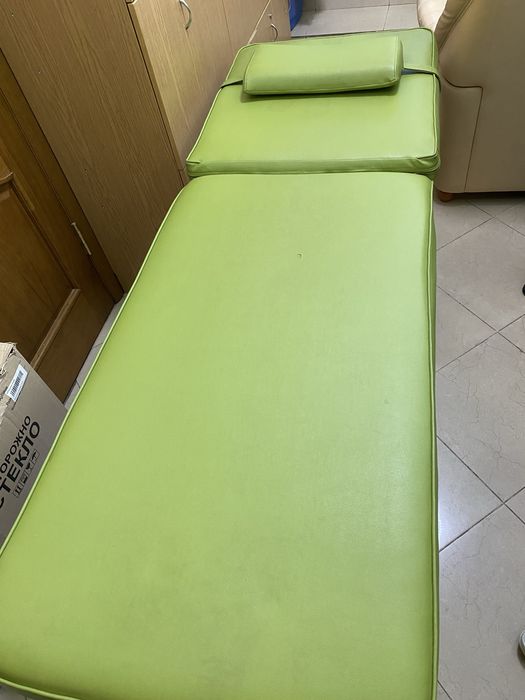 Продам косметологическую кушетку