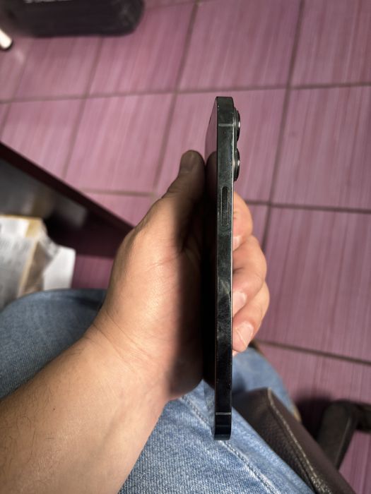 Продам Iphone 13 PRO Max