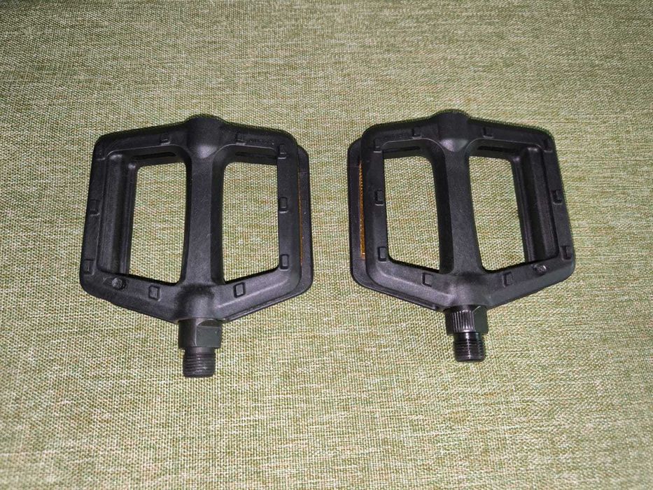 Педали велосипедные VP-536 пластиковые, черные НОВЫЕ
