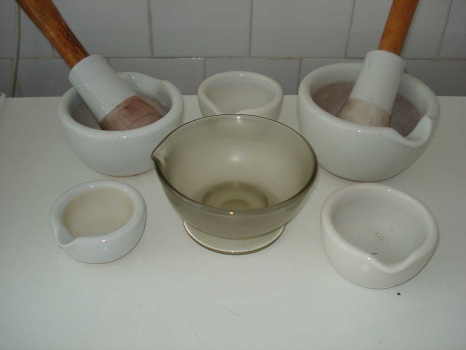 NEGOCIABIL ! Mojare Borcane,Sticle  Diverse Laborator Farmacie