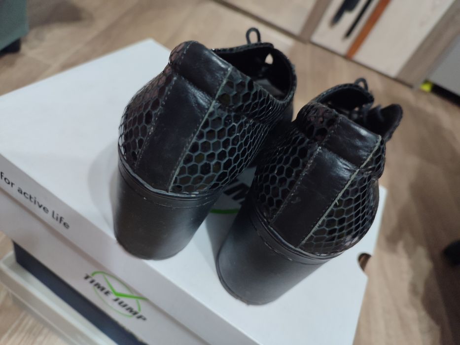 Продам ботинки кожаные