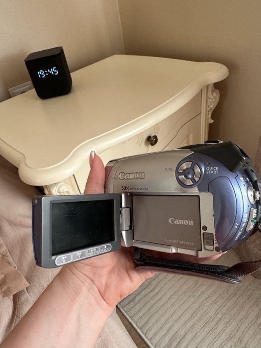 Видеокамера canon DC201