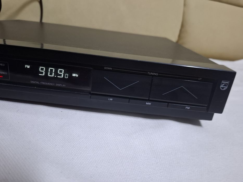 Tuner radio Philips  model FT772