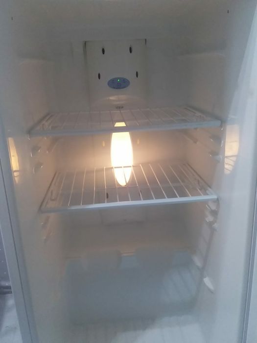 Машина и холодильник