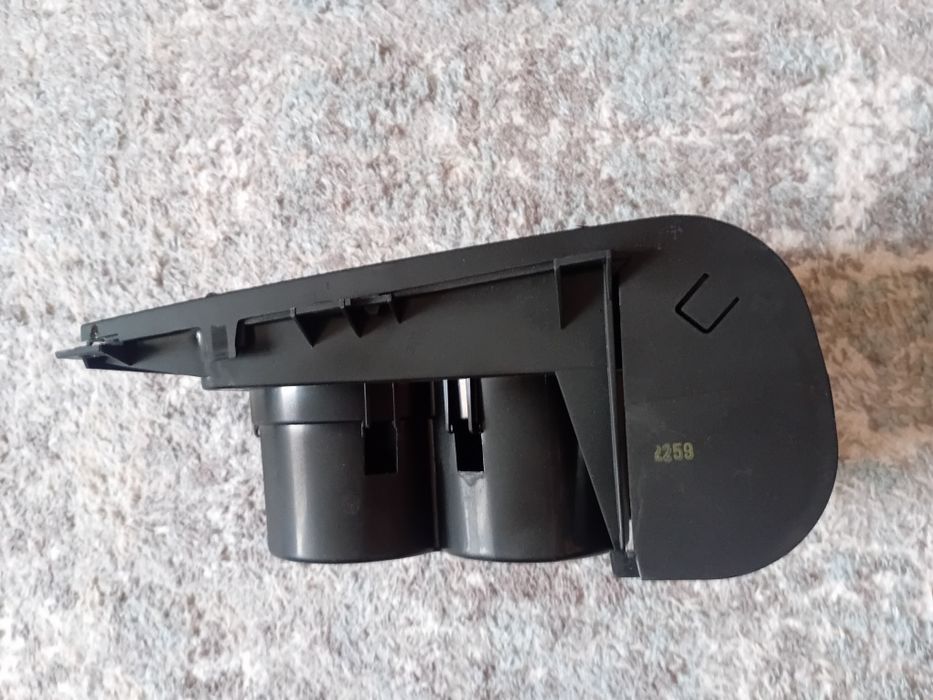 Продам подстаканик на х5 Е53