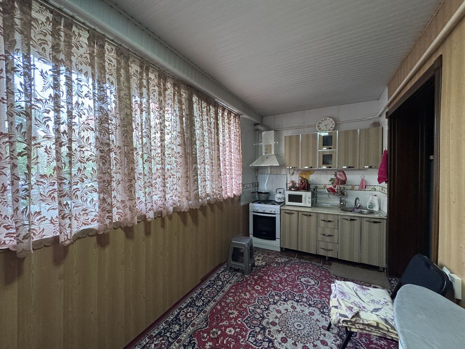 Махалля Жарарык среднее состояние 3/1/9 84 кв.м.