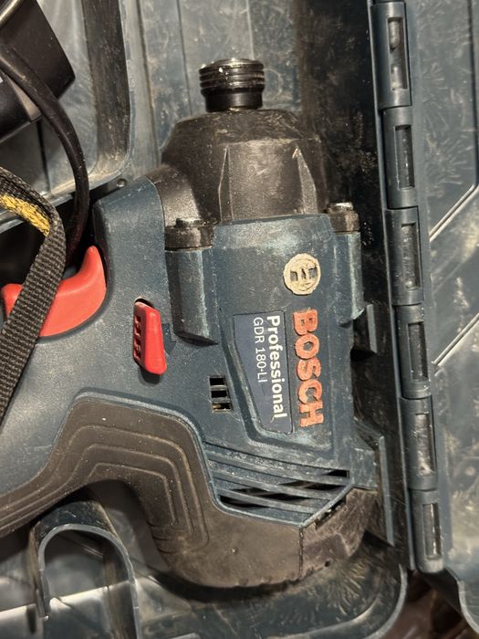 Акумулаторен гайковерт BOSCH GDR 180-LI 2 x 2,0 Ah