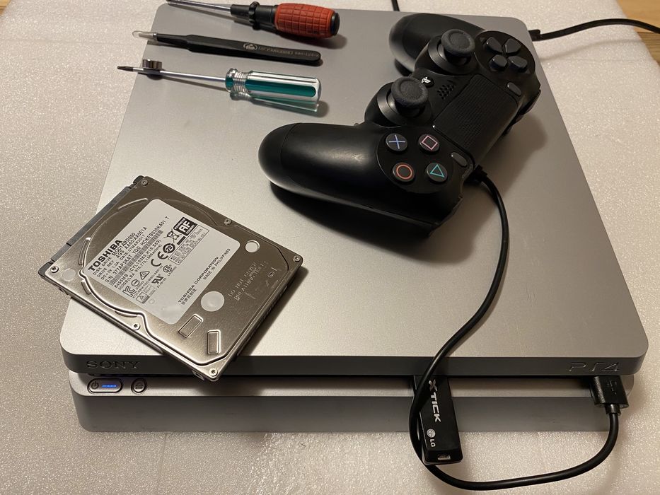 Reparatii / curatare console  PS4, XBOX,  service controllere Voluntar