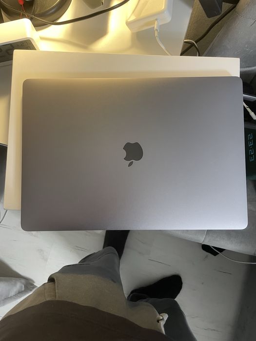 Продам MacBook Pro-15 16 gb ,7i