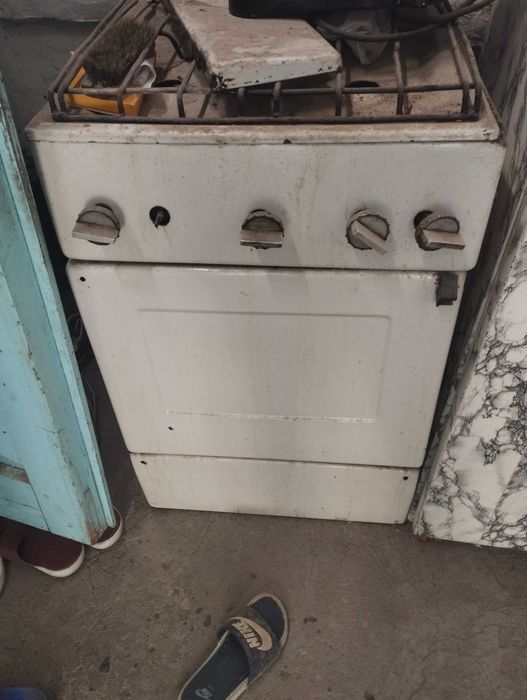 Продам газ плиту