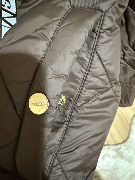 Страхотен модел преходно яке Max Mara