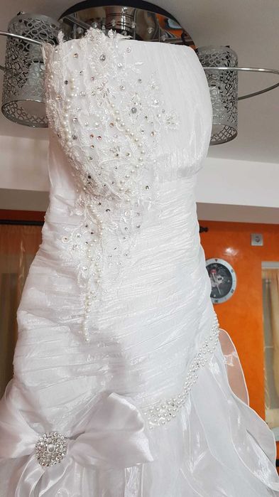 Vând rochie de mireasă