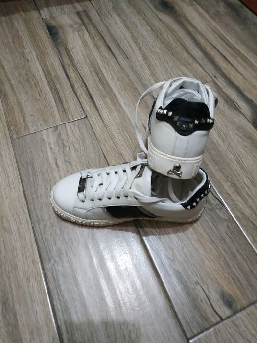 Продаются женские красовки